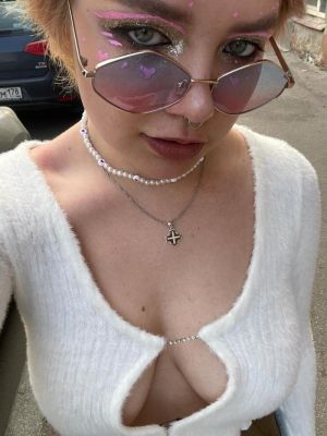 Снять девушку на час (Милана, 23 лет)