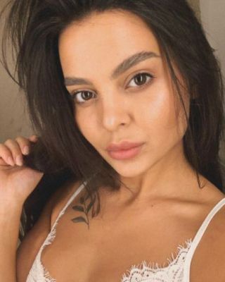 Снять девушку на час (Милана, 22 лет)